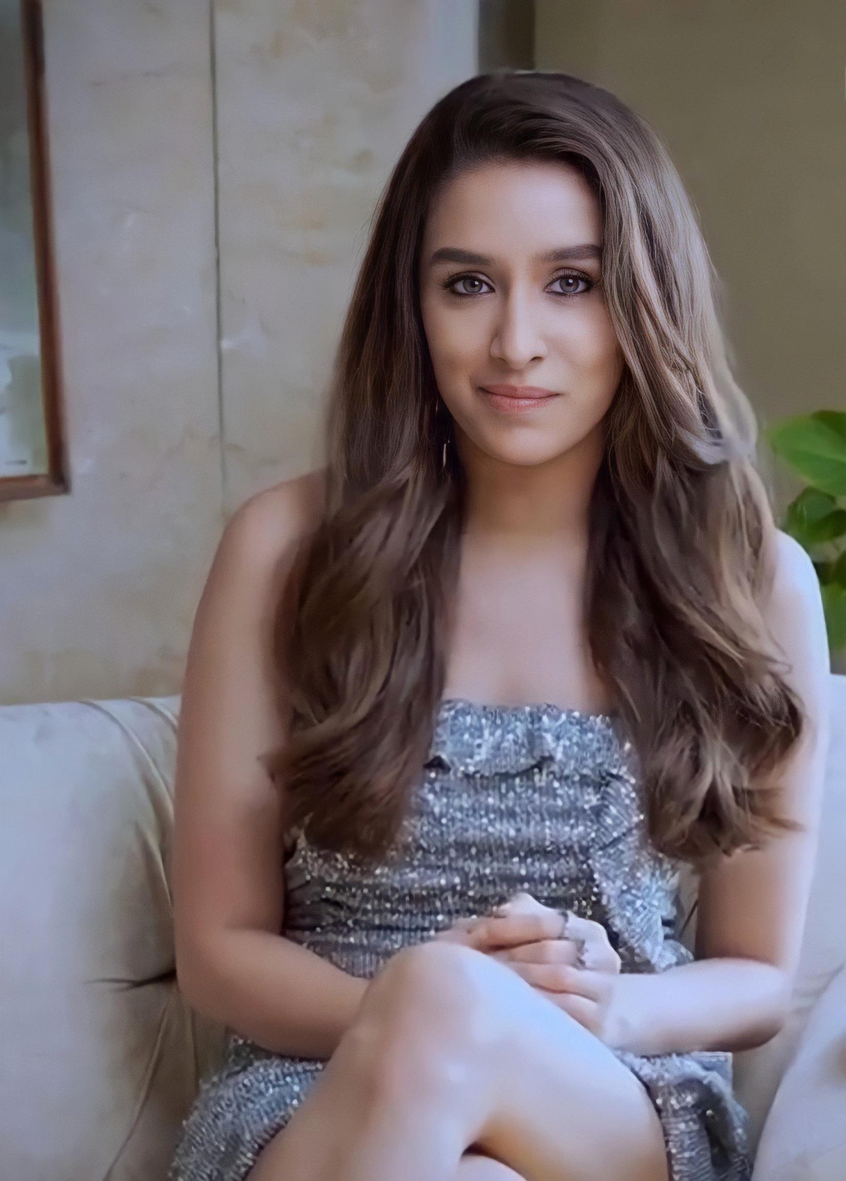 That Sexy Look From Shraddha Kapoor 🔥🔥🔥 Scrolller 