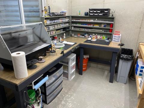 This is my model building workbench! | Scrolller