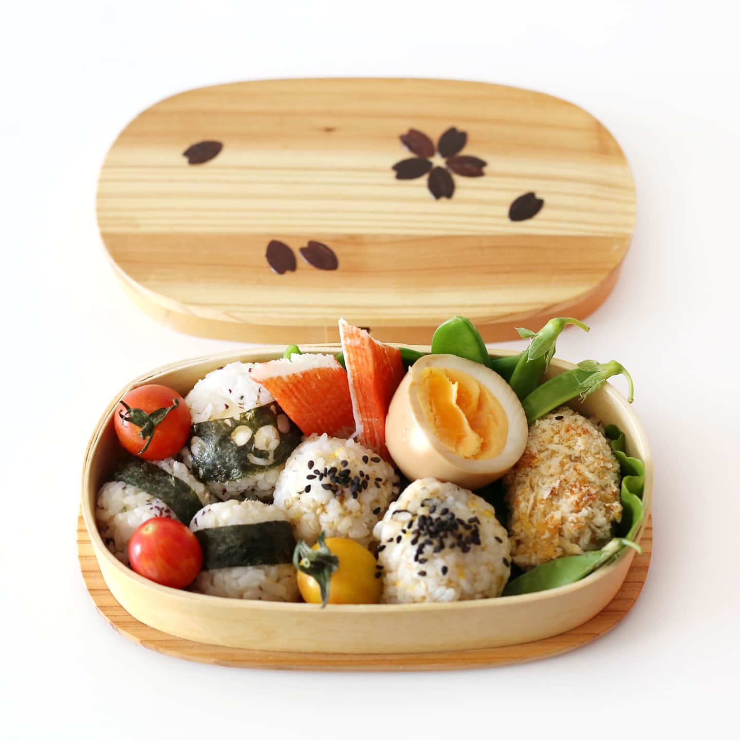 This is to keep the tuna mayo onigiri chain going! Here's today's bento ...