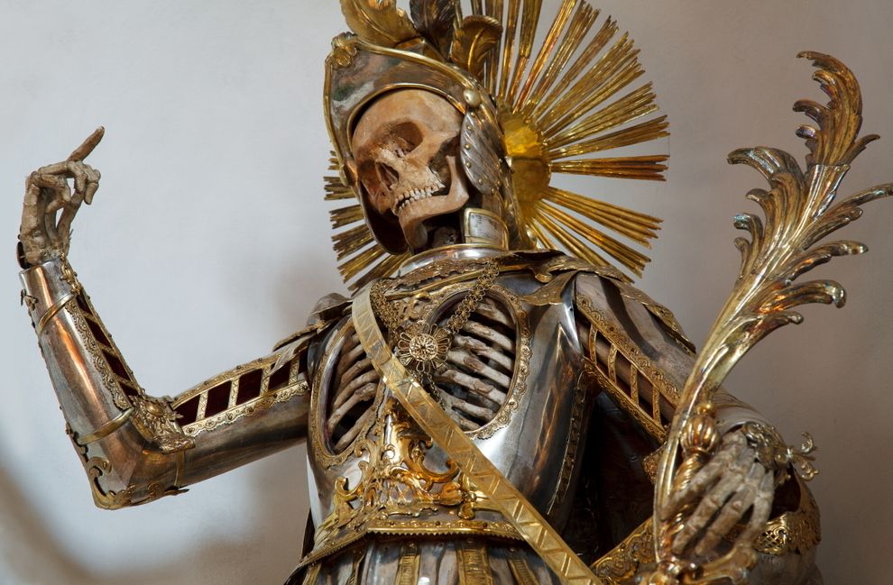Skeleton Ric C Shell This whole skeleton relic in armor | Scrolller