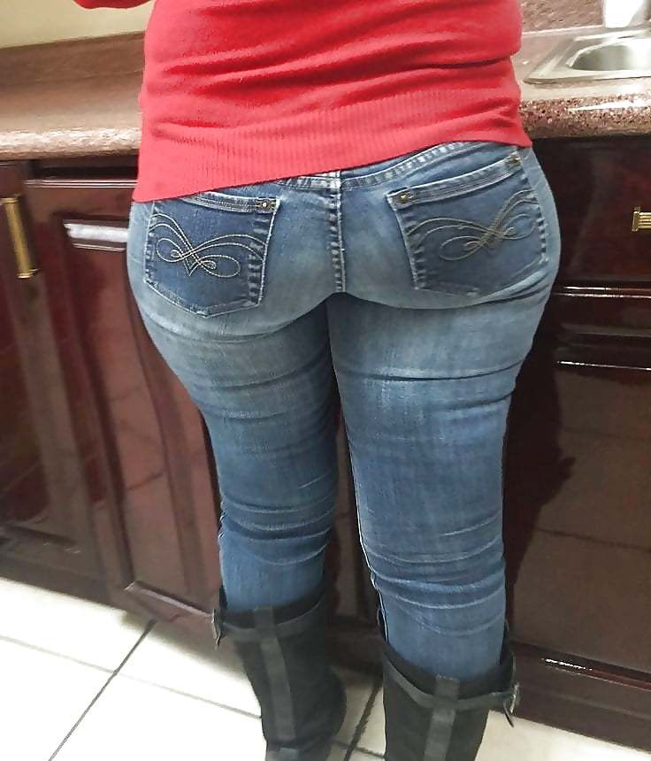 Tight Jeans Scrolller