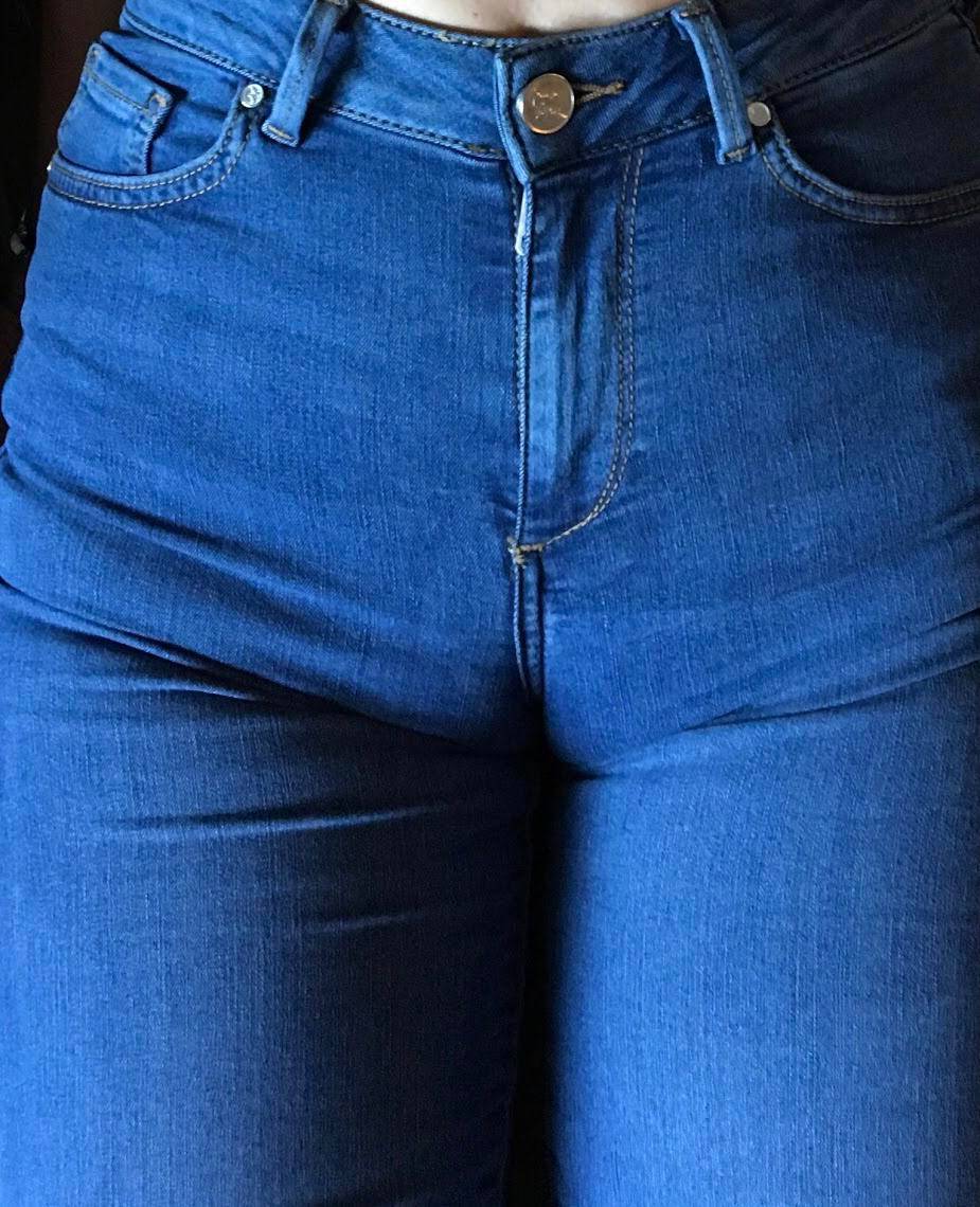 Tight Jeans Cameltoe Scrolller