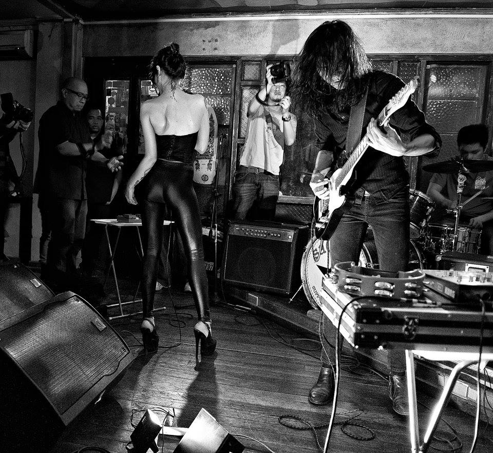 Turbo Goth playing in a house-turned-bar, Manila [960 x 882] | Scrolller