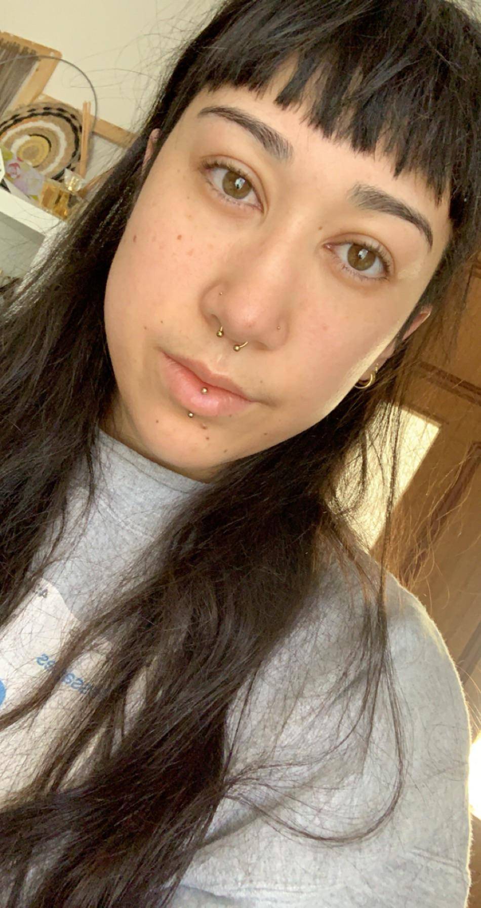 update-2-weeks-ago-i-got-my-vertical-labret-and-it-was-hella-wonky-i