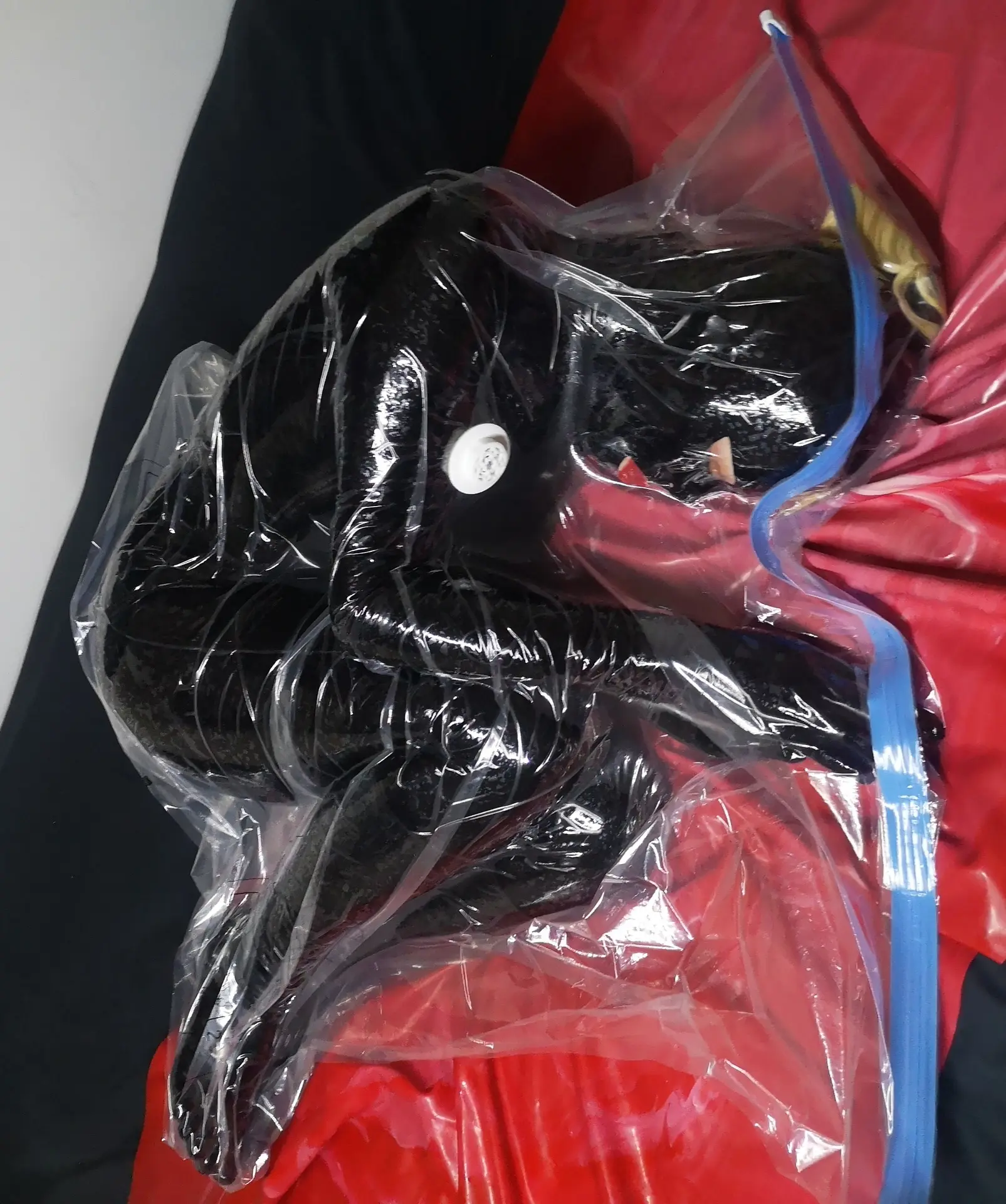 Vaccum Bondage In Latex Scrolller vaccum-bondage-in-latex-scrolller