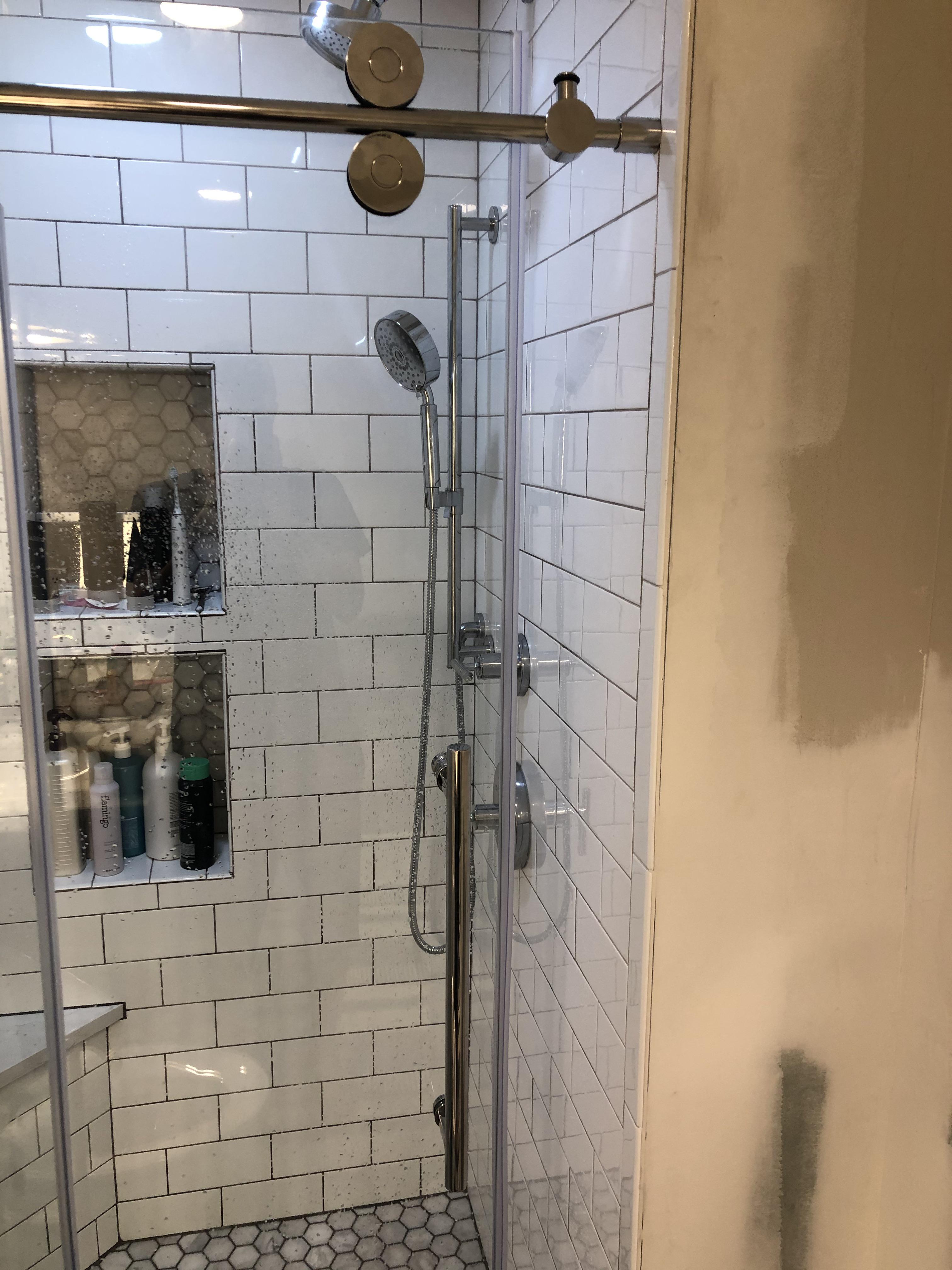 Vigo Elan Adjustable Frameless Sliding Shower Door not staying shut all