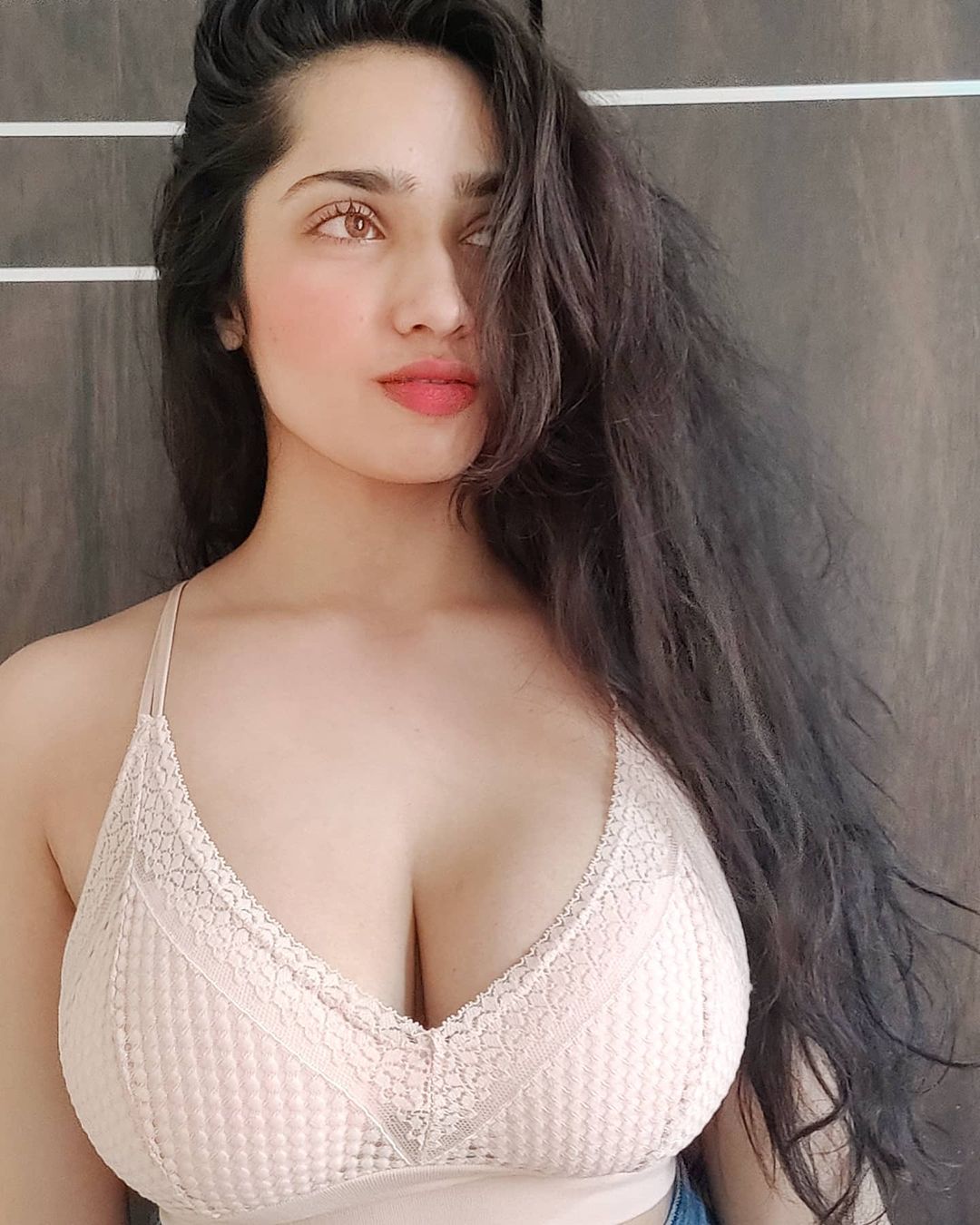 Aditi Mistry (@aditimistry2607) | Scrolller