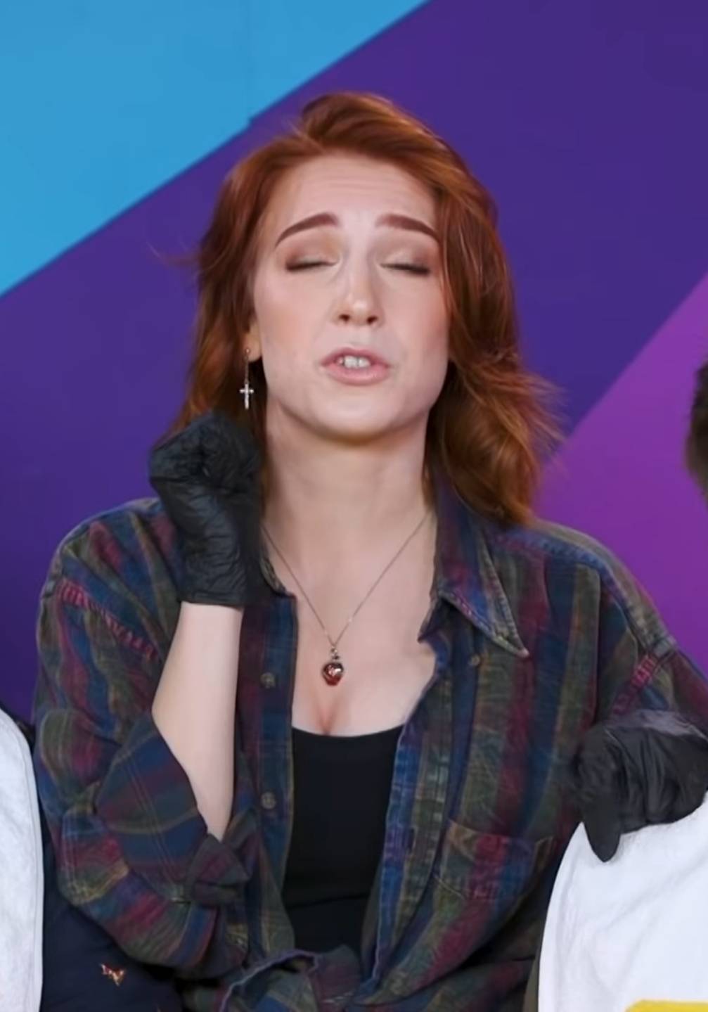 what-is-she-thinking-about-scrolller