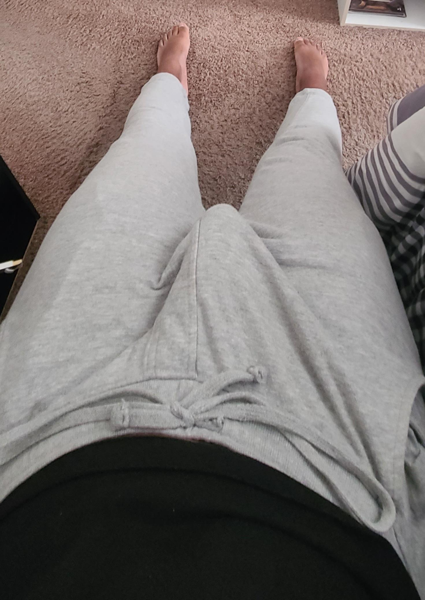 Freeballing Grey Sweatpants Bulges All Fall Season Scrolller