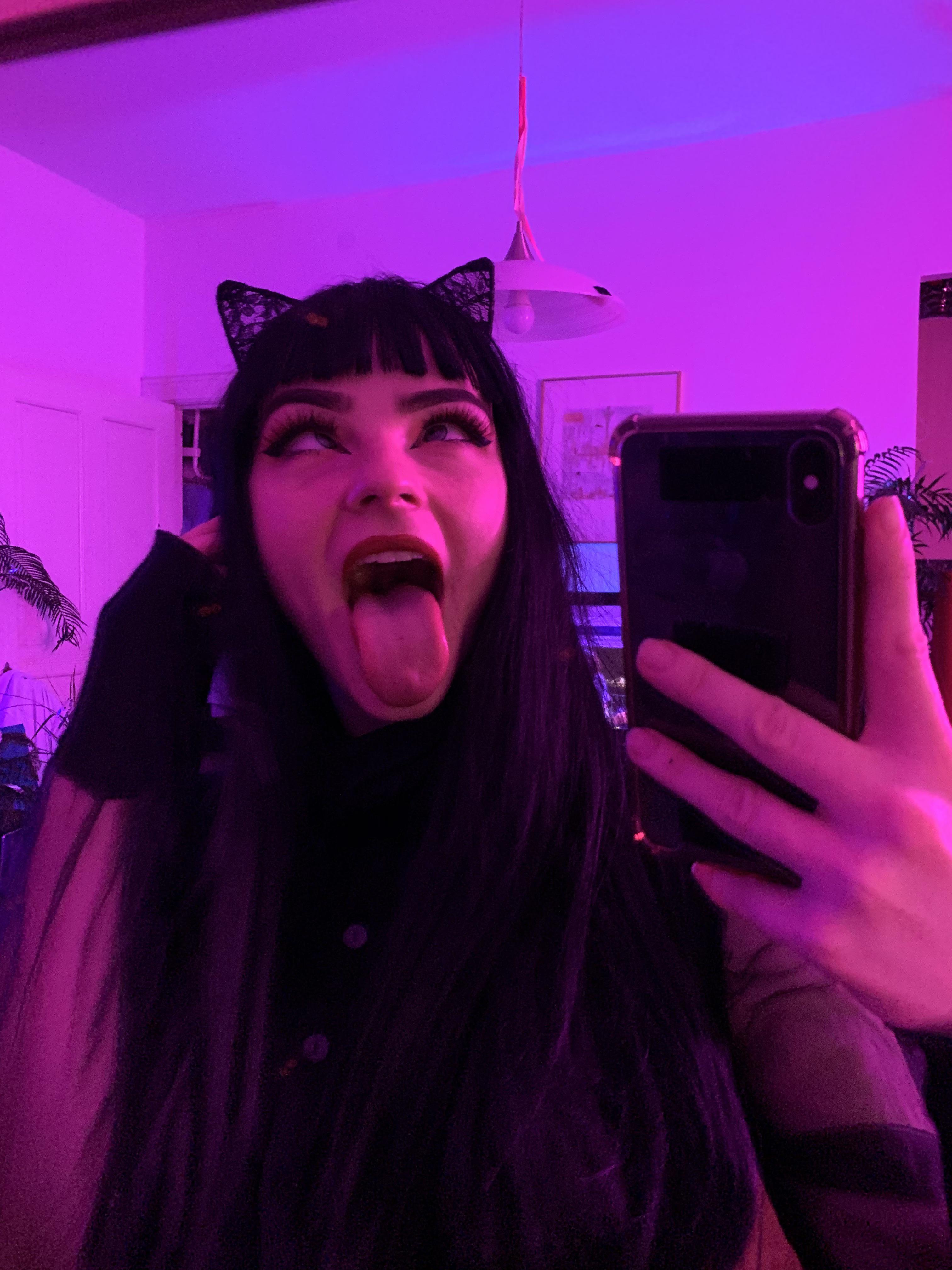 Whos Gonna Cum Over My Ahegao Face Today 💦💦😛 Scrolller