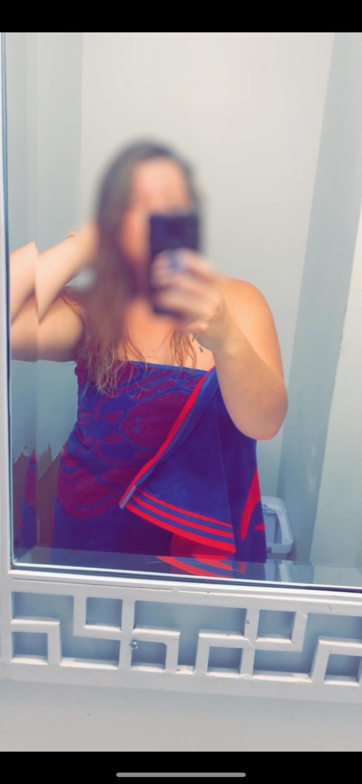 Who wants to see what’s underneath {f} | Scrolller