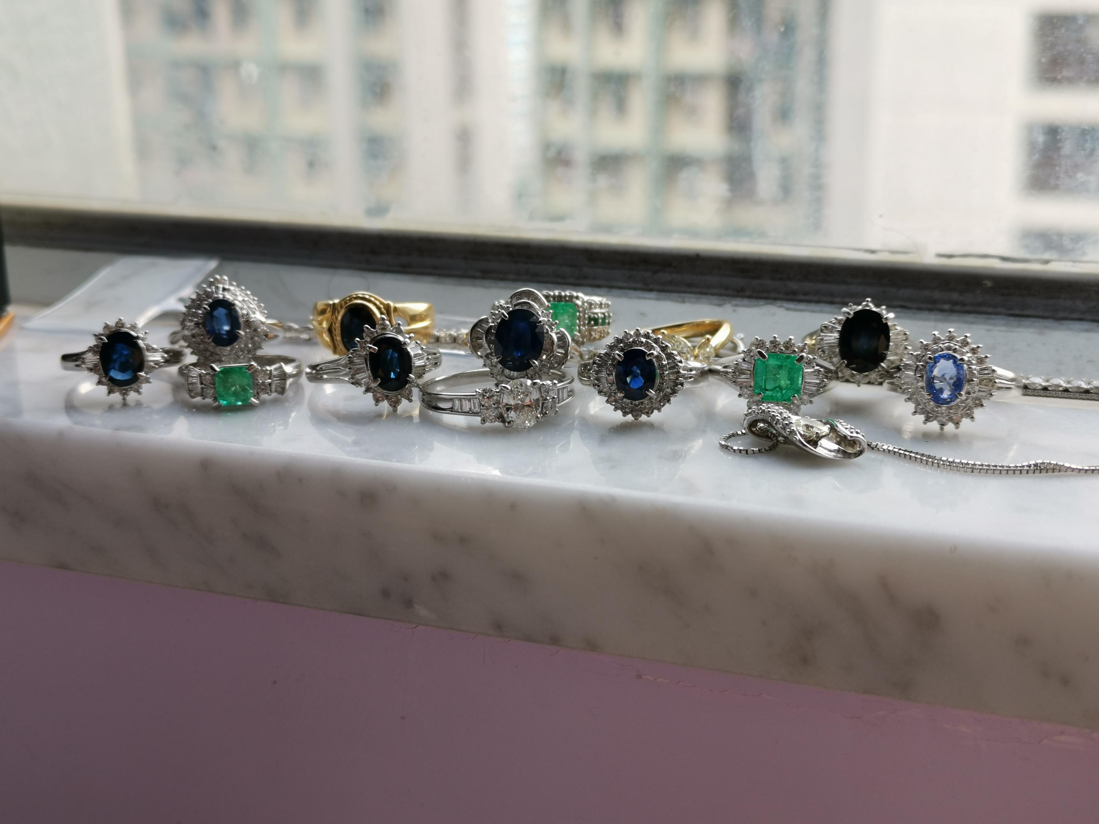 Why is it so hard to take photo of gemstones? Scrolller