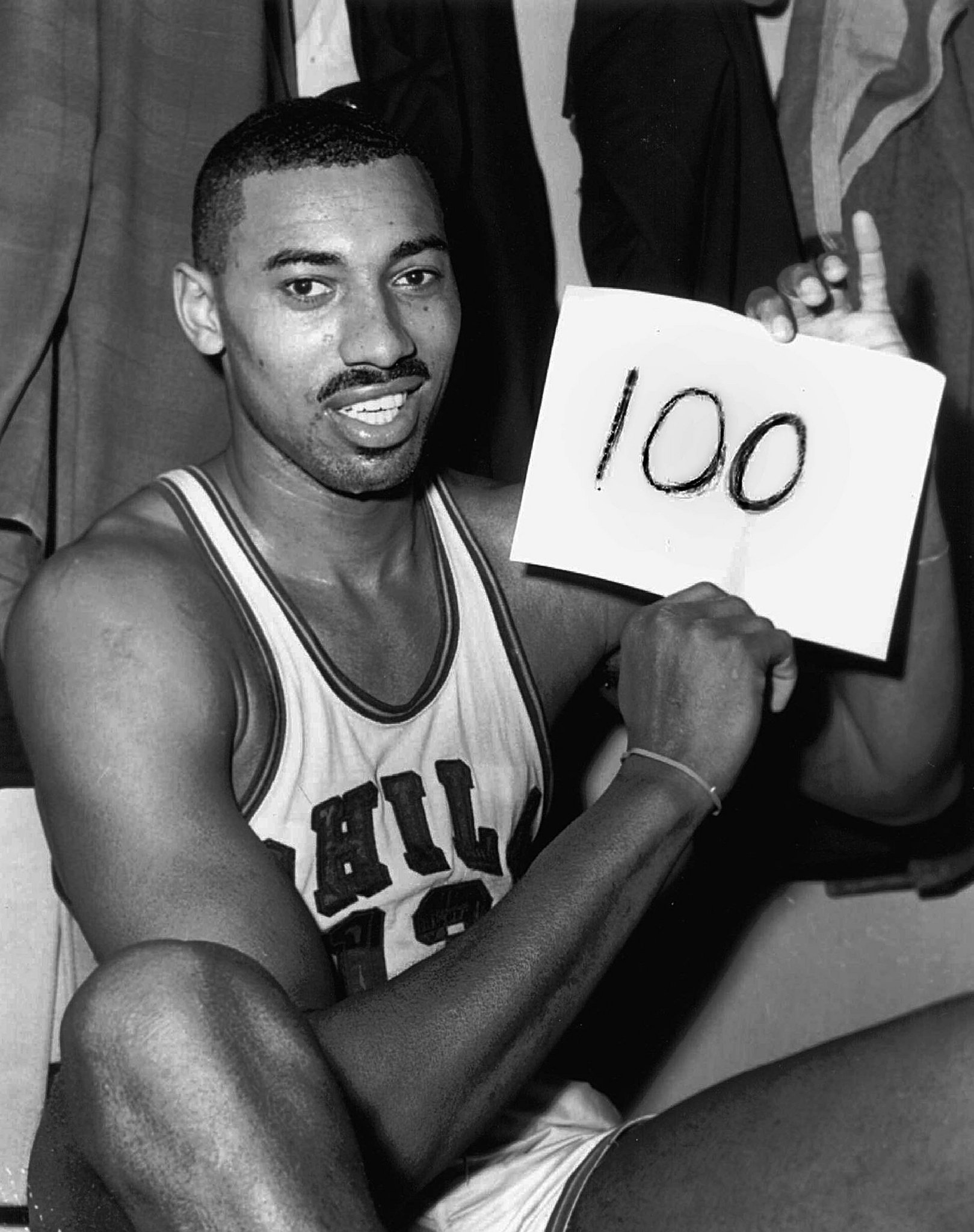 wilt-chamberlain-after-scoring-an-nba-record-100-points-in-a-single