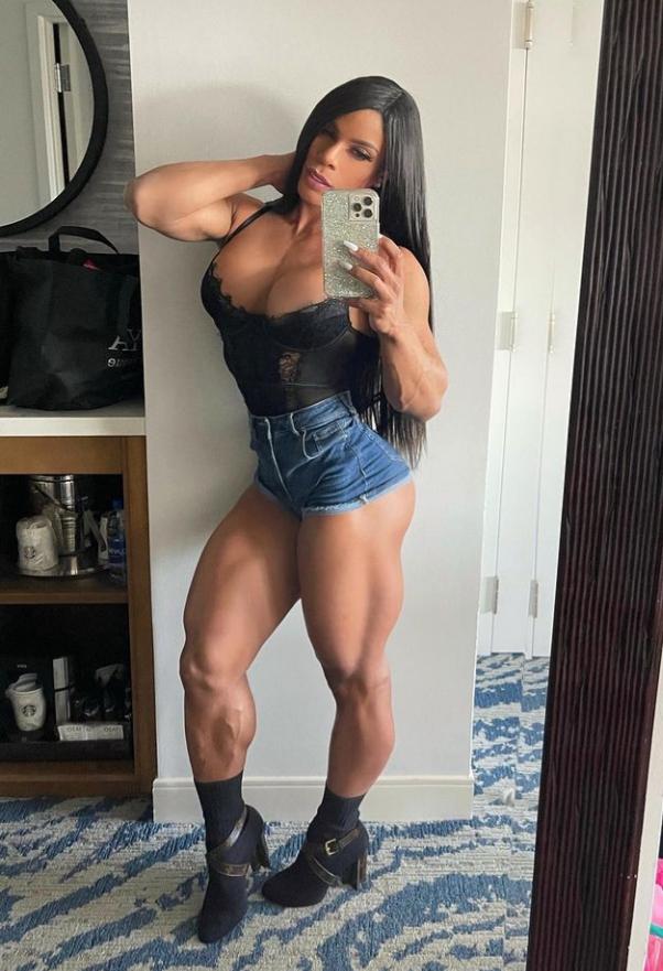 Yarishna Nicole Ayala Scrolller