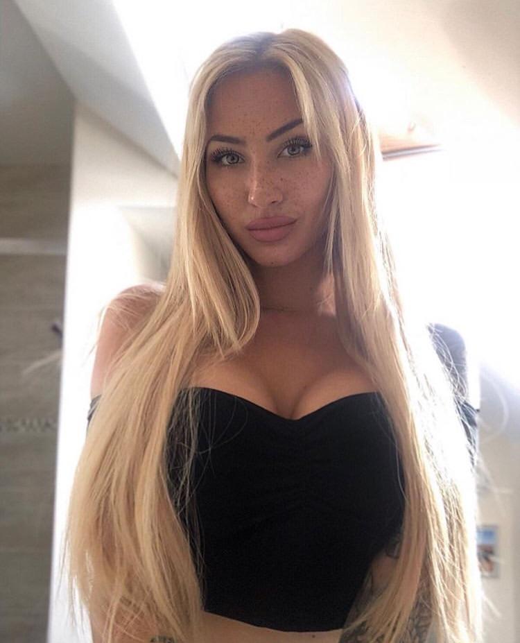 Zhara Nilsson Scrolller