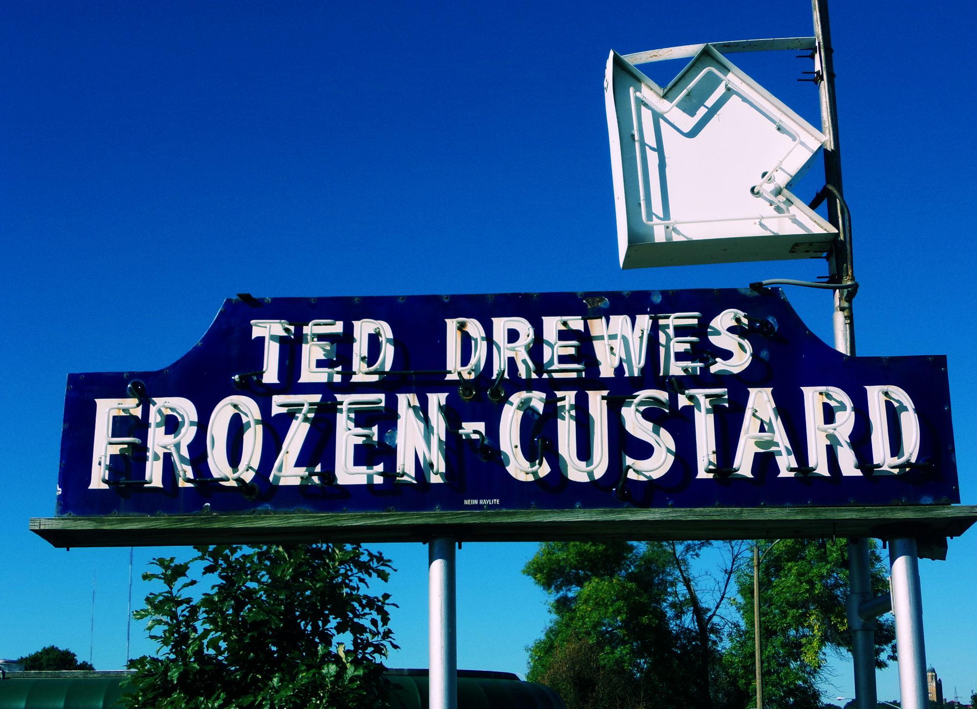 1940s Ted Drewes neon sign, Chippewa St., Route 66, St. Louis, Missouri