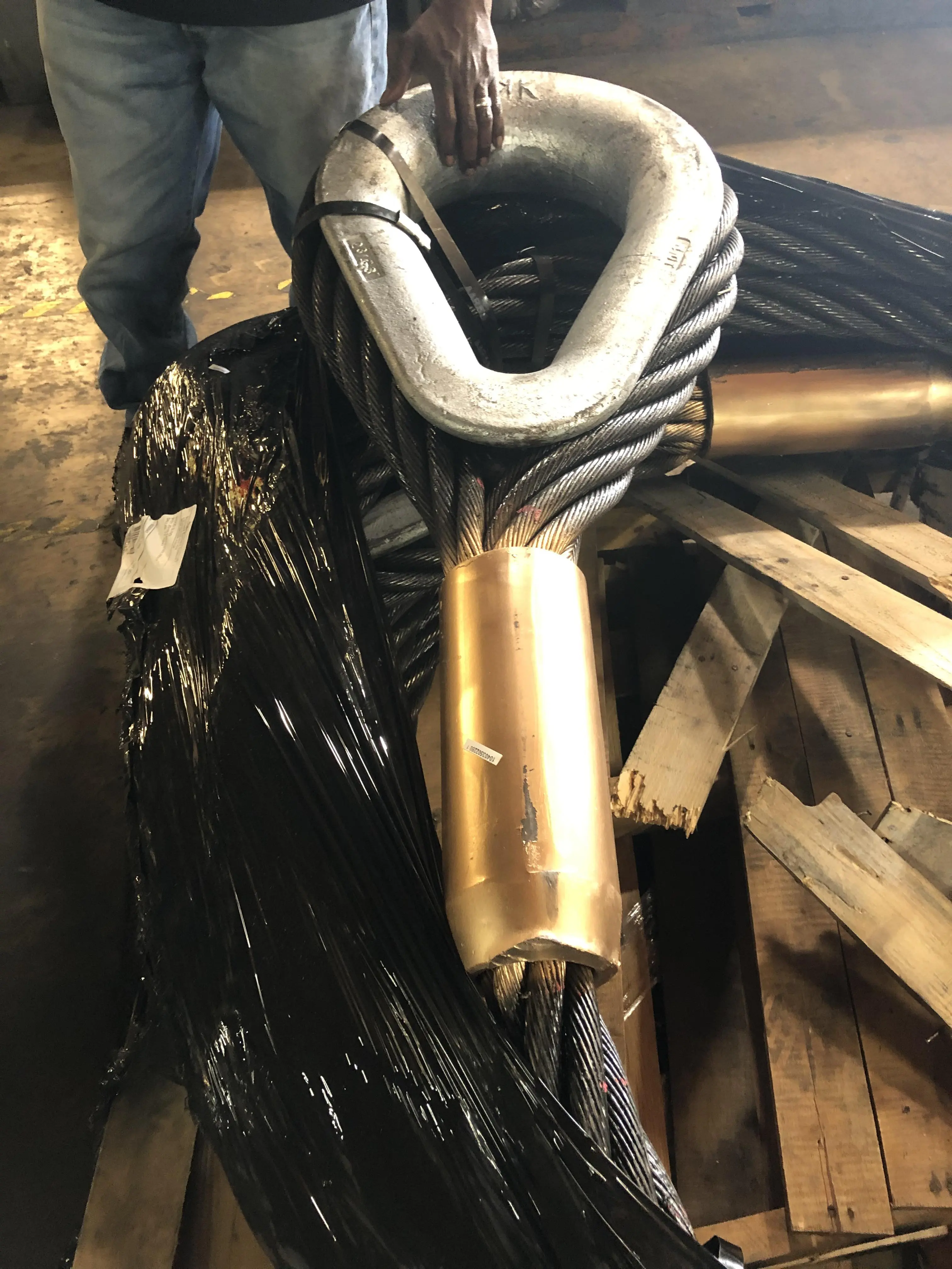 2-3/4” chokers with houser thimbles. Used for massive tilt-up (tilt ...