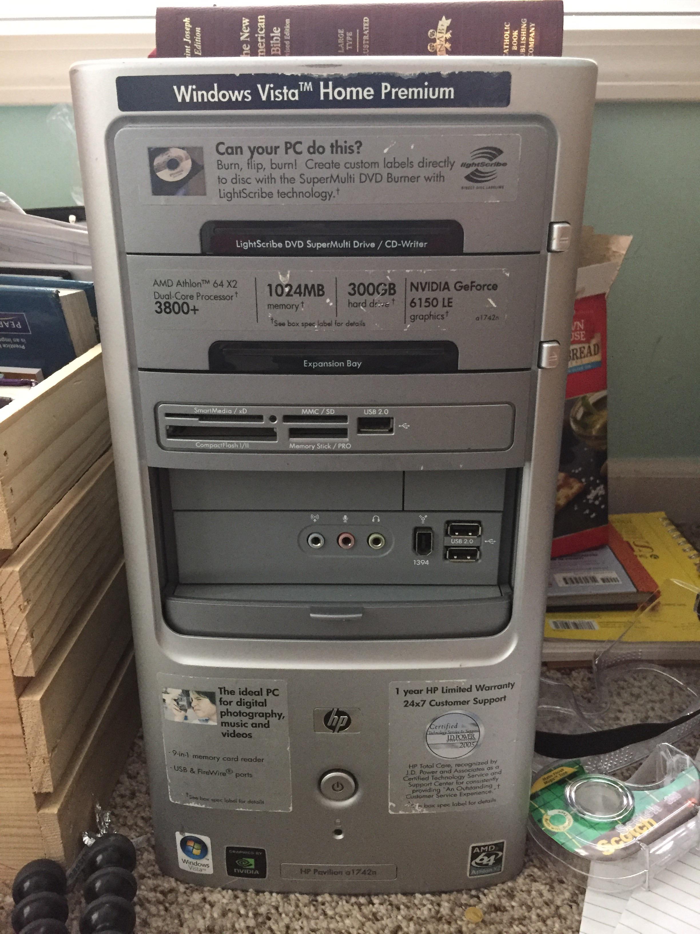 2005 Hp Pavillion rocking 1gb of