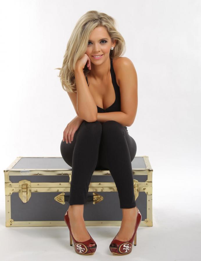 49ers Cheerleader and Tesla battery engineer Rachel Peterson Scrolller