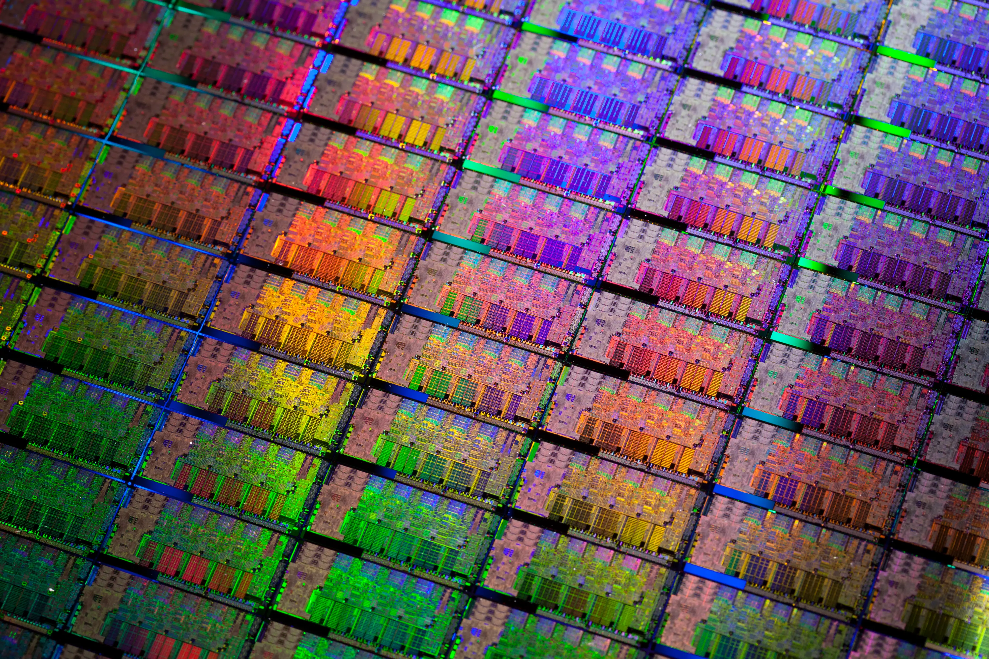 A Sandy-Bridge chip wafer [3888 x 2592] | Scrolller