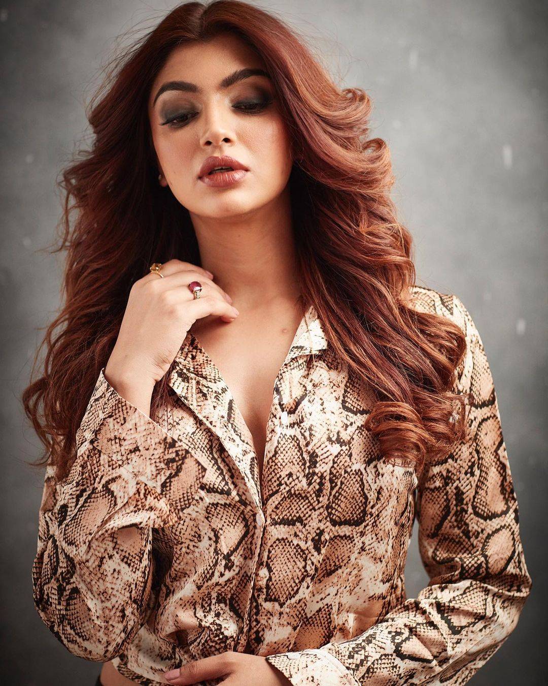 Akanksha Puri Scrolller