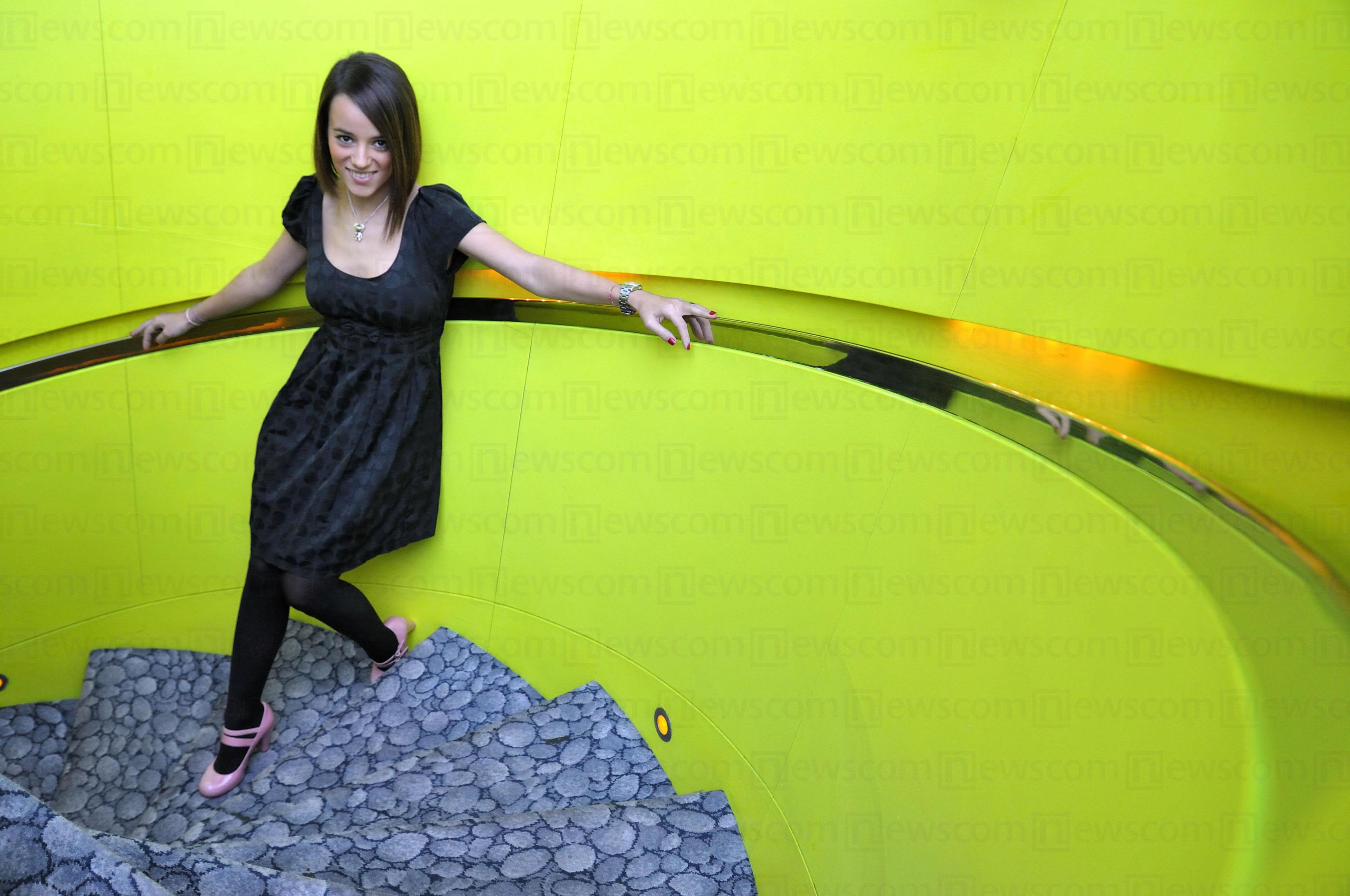 alizee-photoshoot-for-gente-magazine-mexico-paris-15th-january-2008