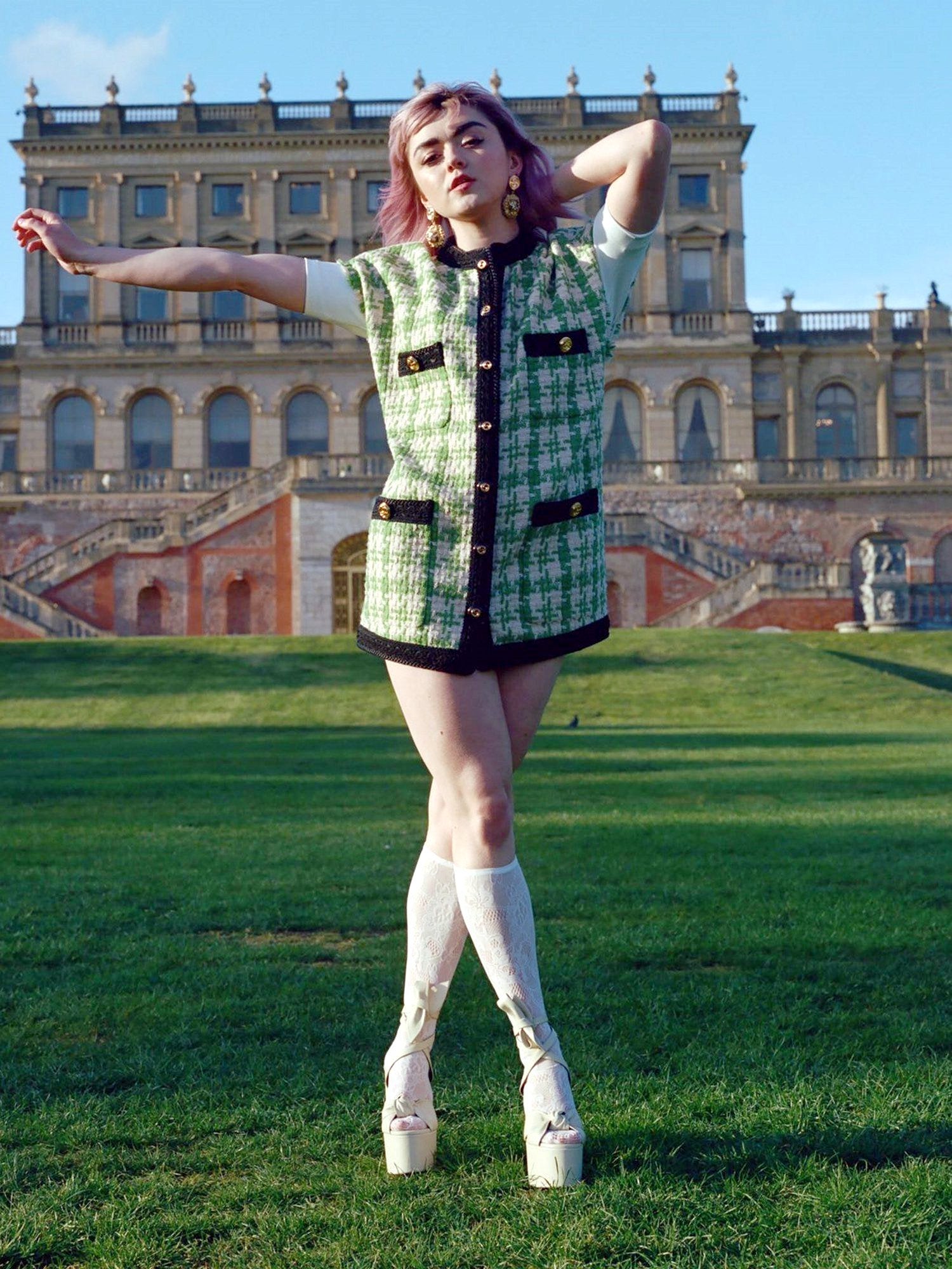Maisie Williams | Scrolller