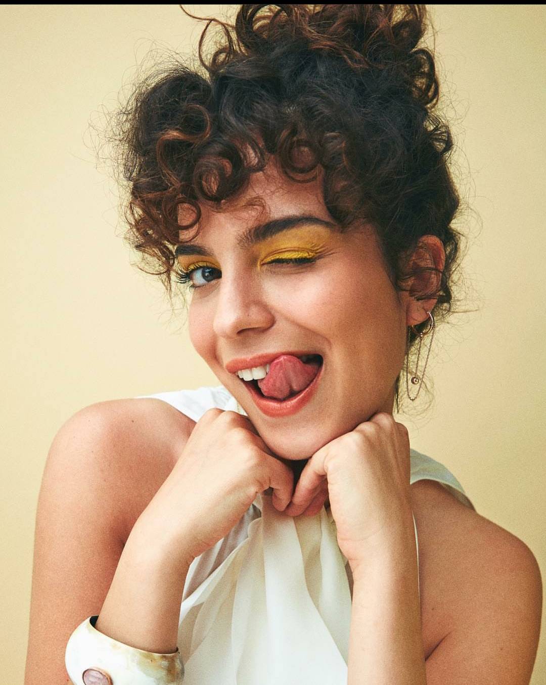 Aslı Bekiroğlu | Scrolller