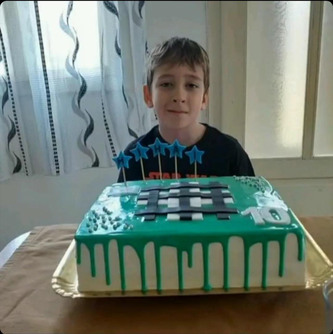 Average Romanian Birthday Cake Scrolller average-romanian-birthday-cake-scrolller