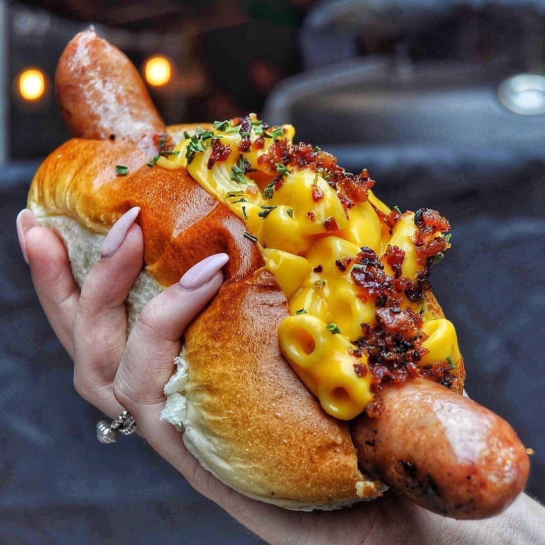 Bacon Mac and Cheese Hotdog Scrolller