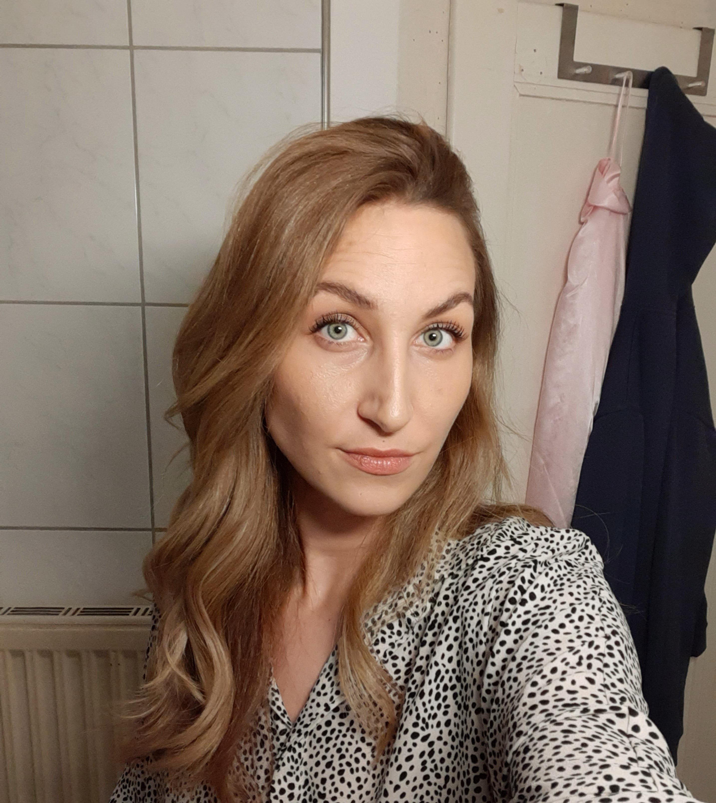  Bathroom selfie = too much time and nowhere to go. | Scrolller