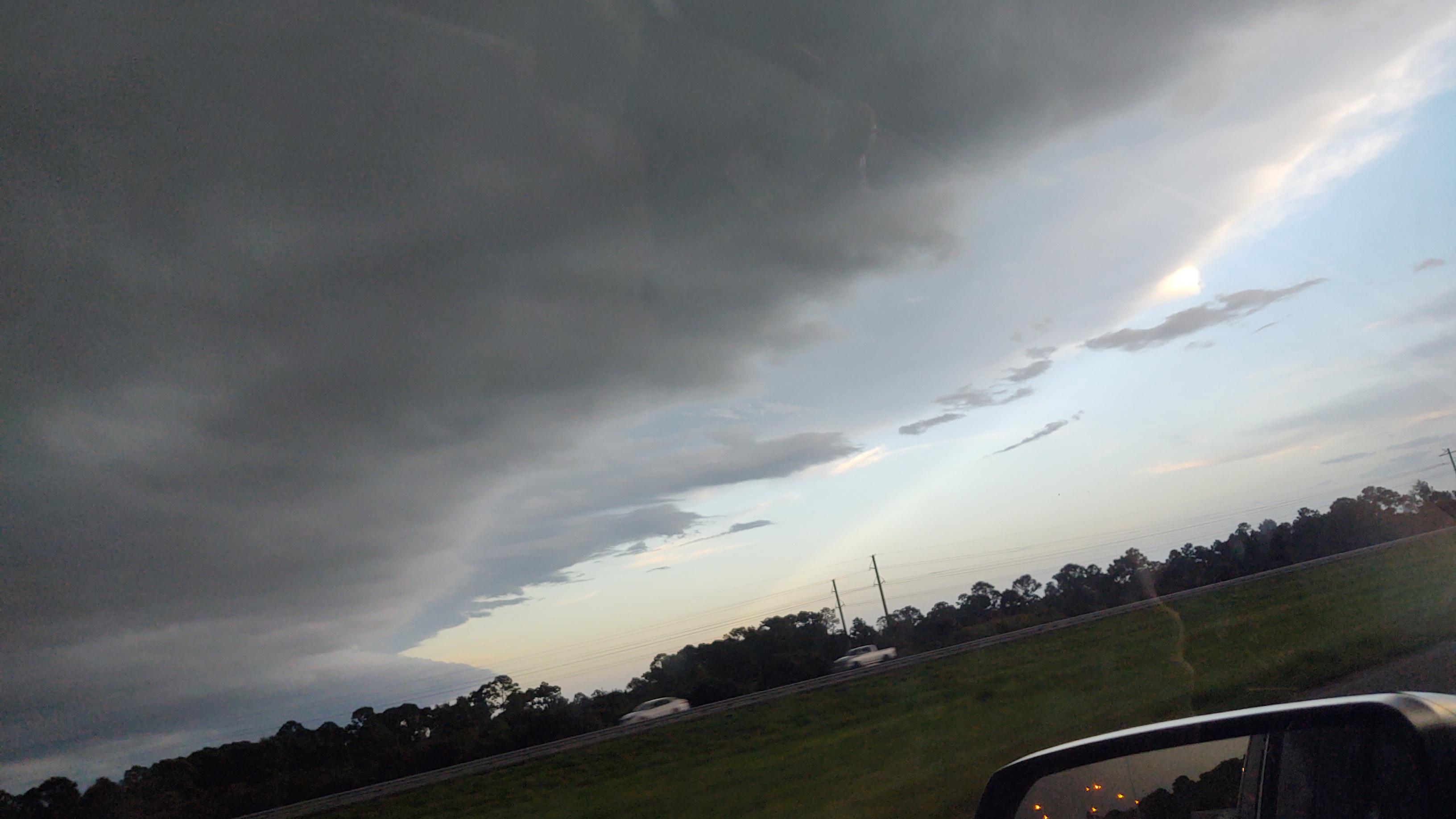 🔥 Behold, the duality of Florida. Will it rain, or be clear skies today