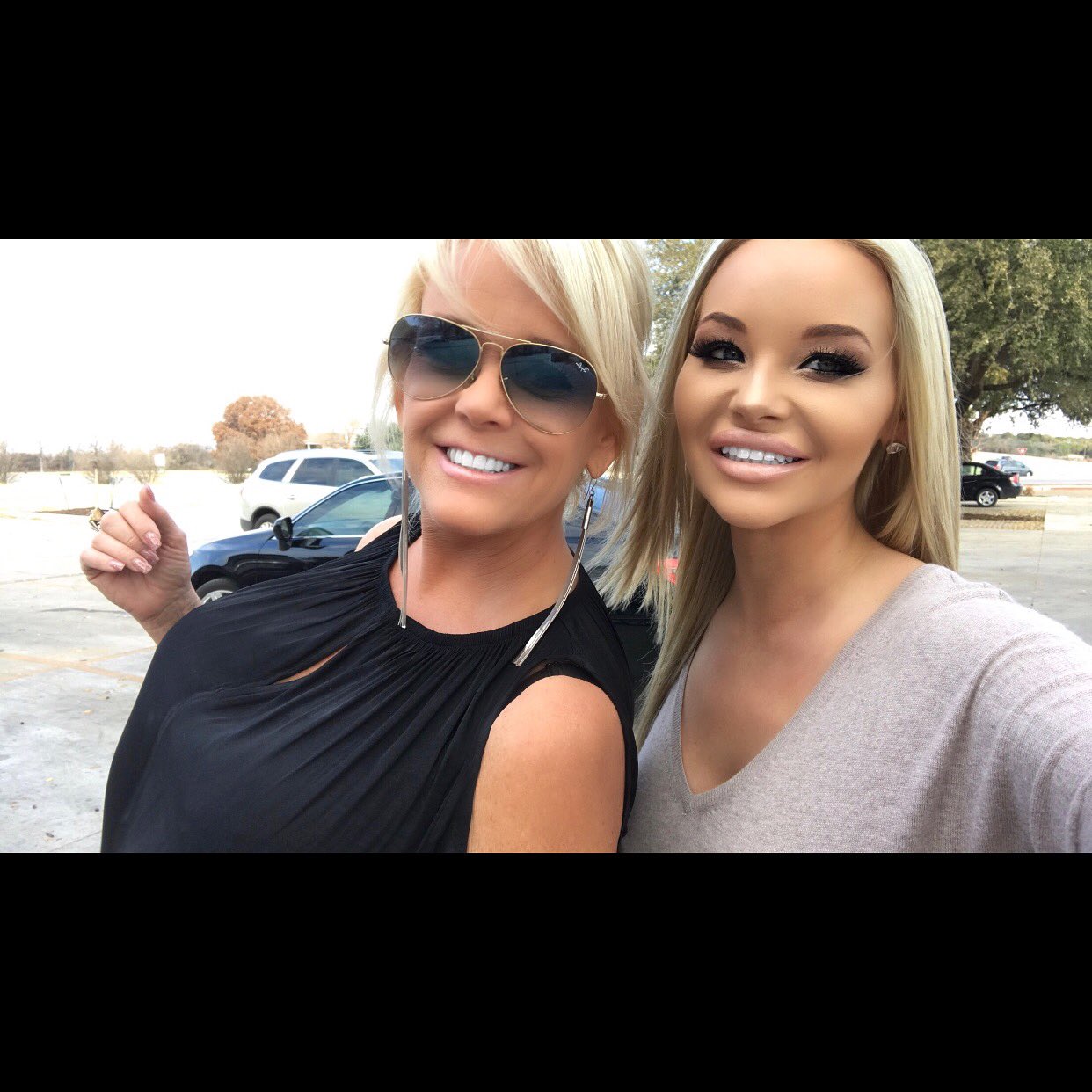 Bimbo Mom And Daughter Guess They Using Too Much Makeup Scrolller