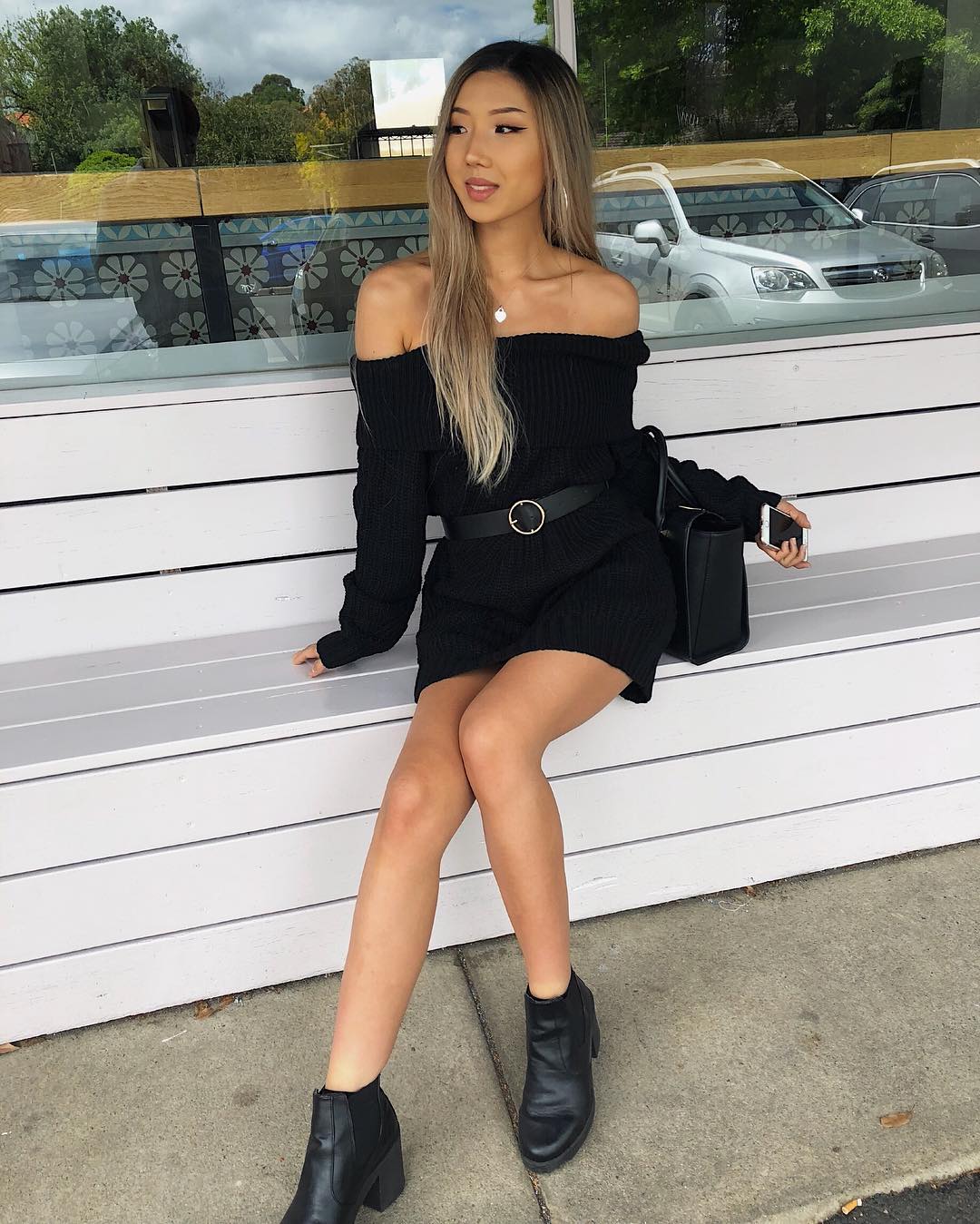 Black Dress And Her Legs Out Scrolller