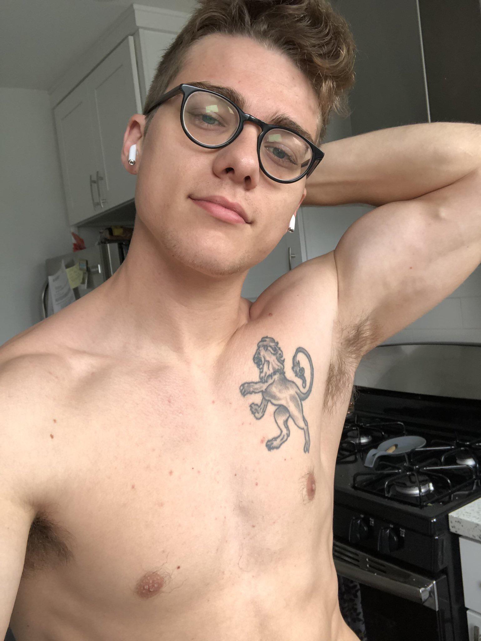 Blake Mitchell Scrolller