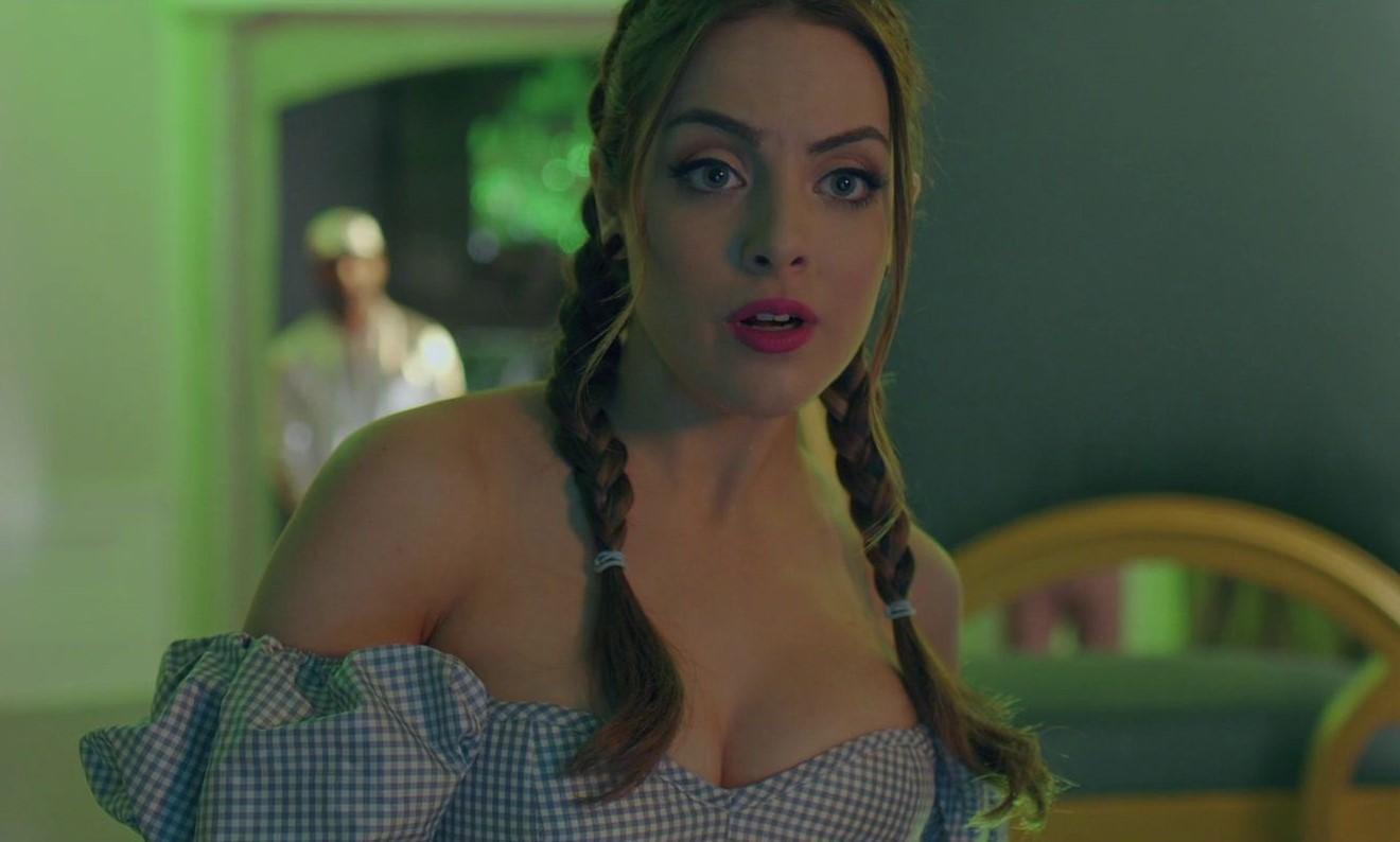 Lizgillies | Pictures and Videos | Scrolller NSFW