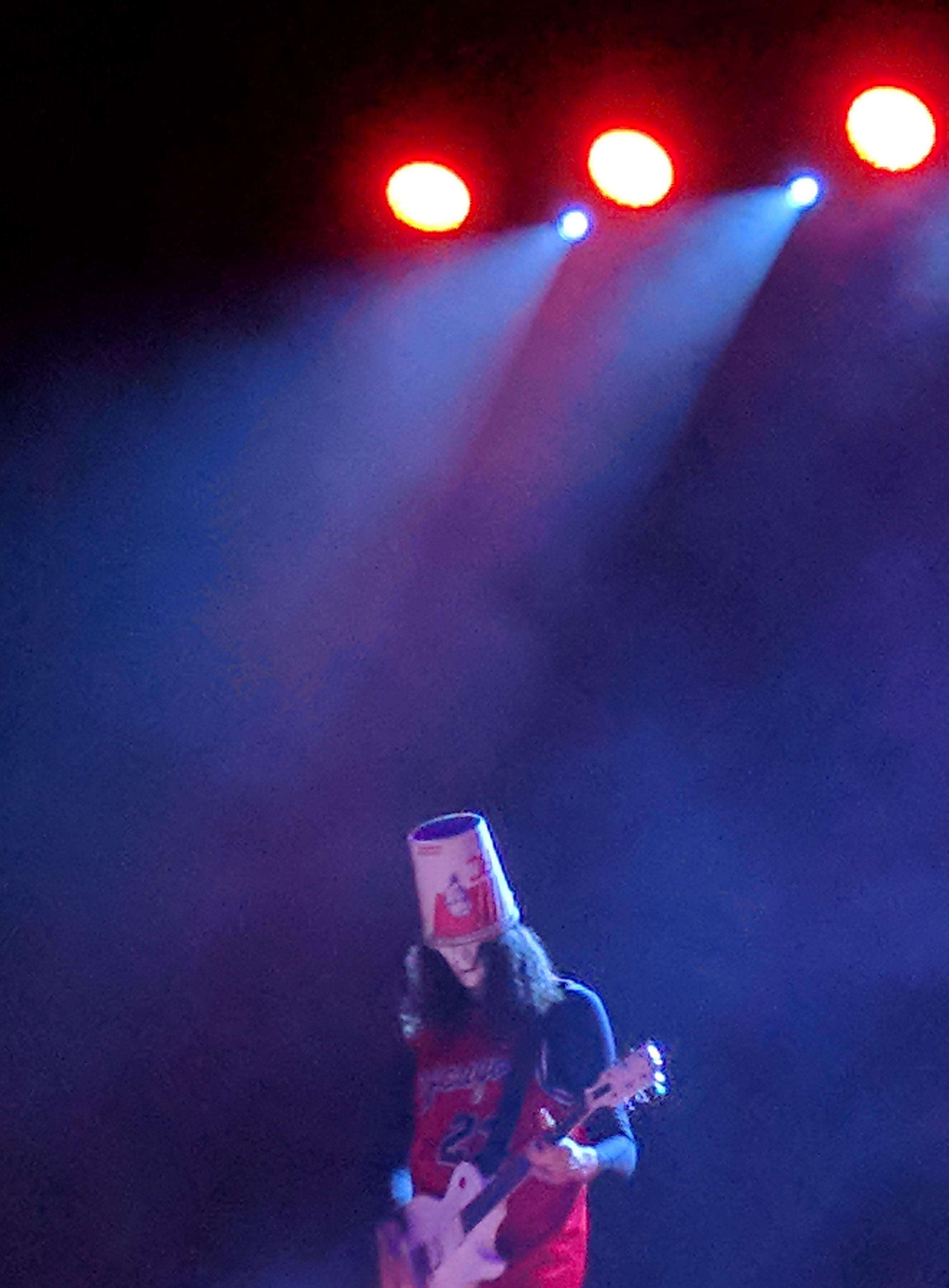 buckethead-playing-at-the-greek-theater-berkeley-ca-scrolller