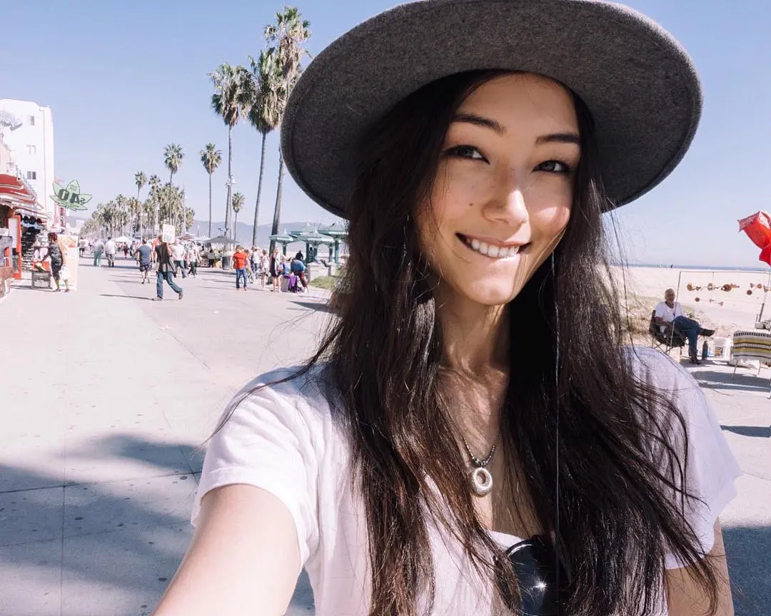 Chinese/Italian | Scrolller