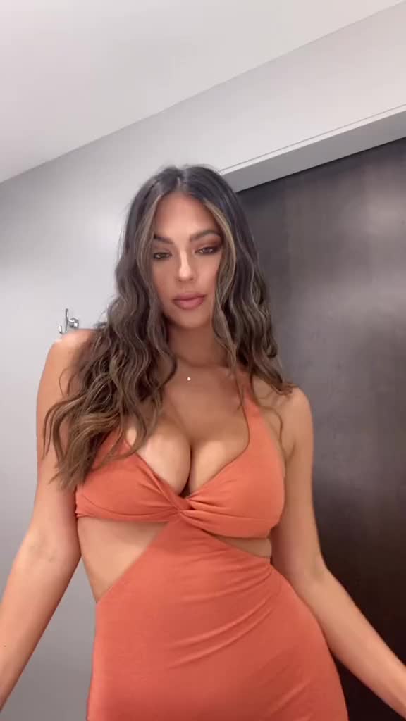 Christen Harper | Scrolller