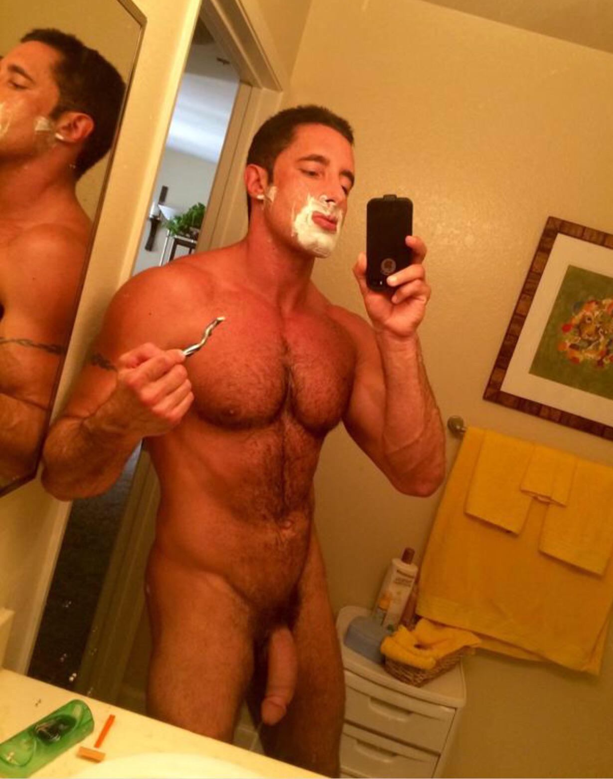 WatchingGuysShave Pictures Scrolller NSFW 
