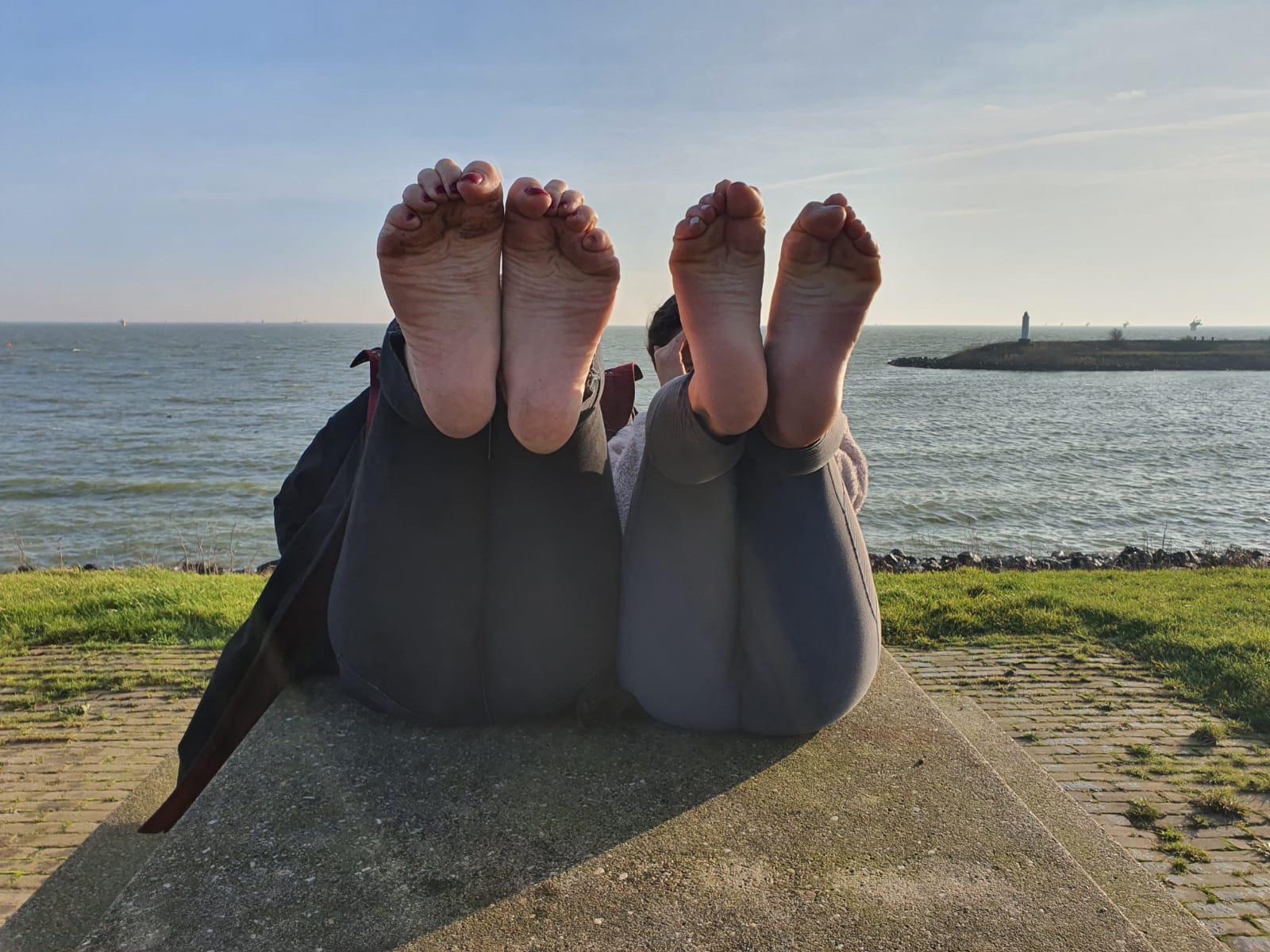 dirty-feet-after-a-long-walk-at-the-coastline-scrolller