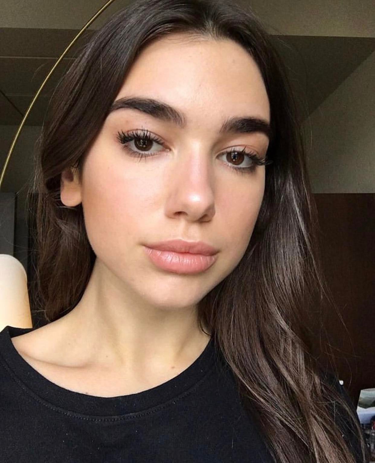 Dua Lipa Sans Maquillage
