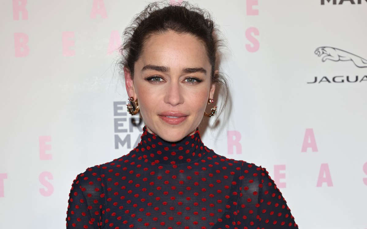 Emilia Clarke Scrolller