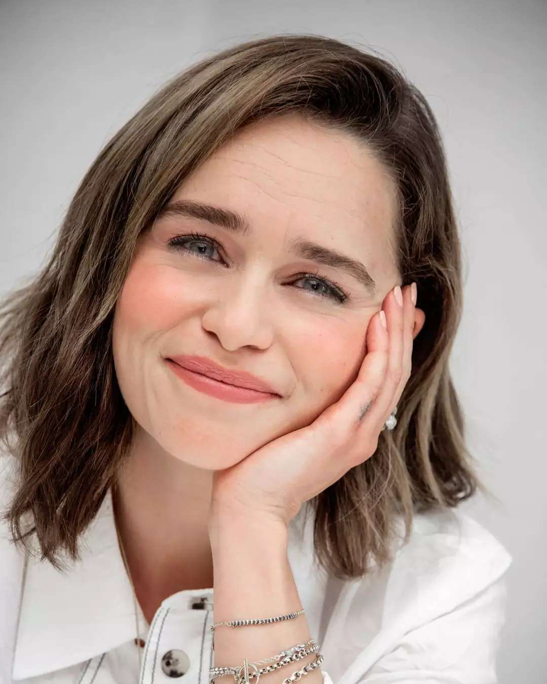 Emilia Clarke Is Very Proud Watching Us Jerk Off To Her Scrolller