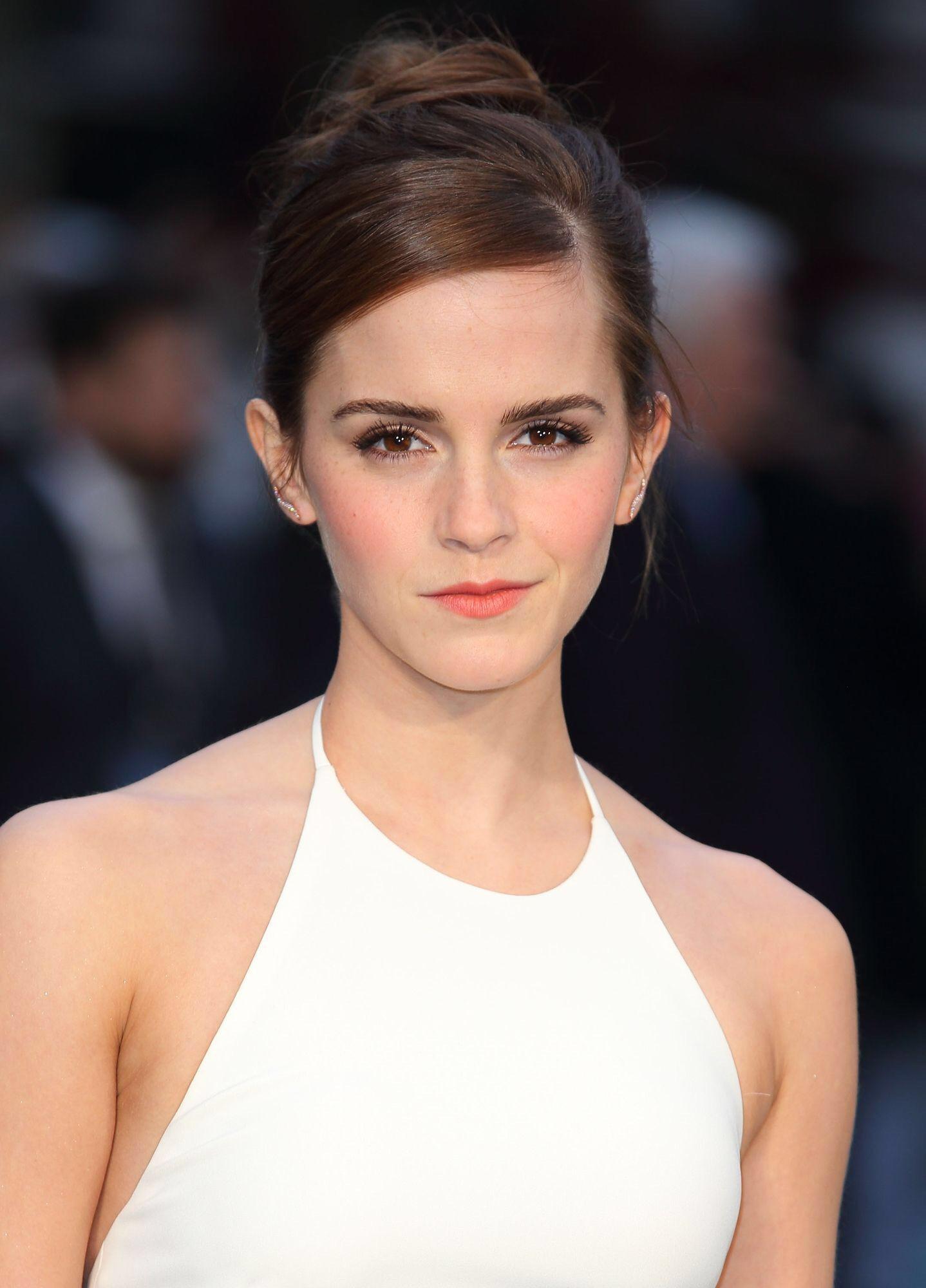 Emma Watson Knows How Badly We Want To Fuck Her Scrolller