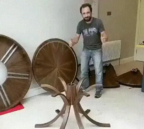 [Design] This round table | Scrolller