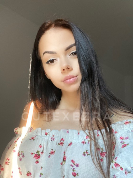 Ezra @cutexezra | Scrolller