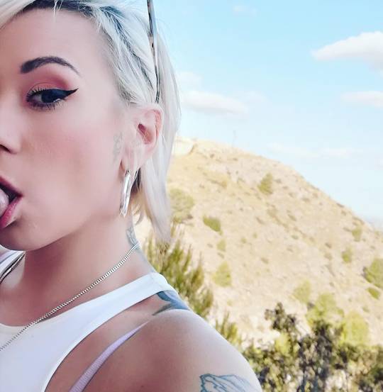 [F] [M] blowjob with a view 😁 | Scrolller