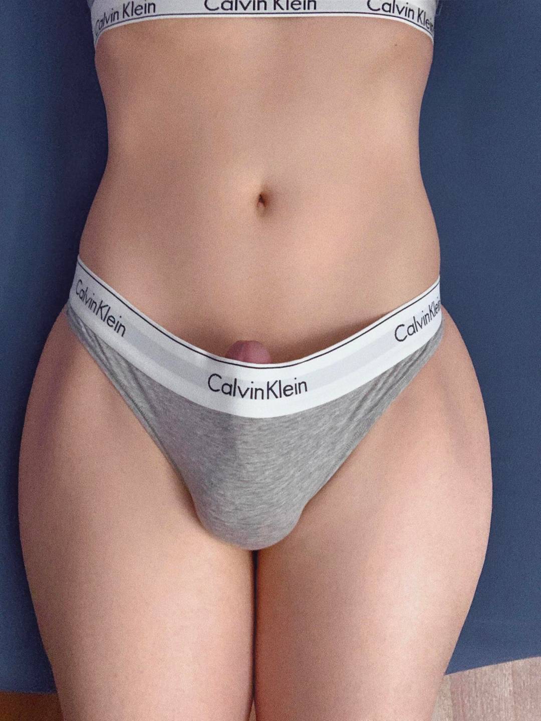 First post after months 😛 are girly hips still sexxy? 🤔