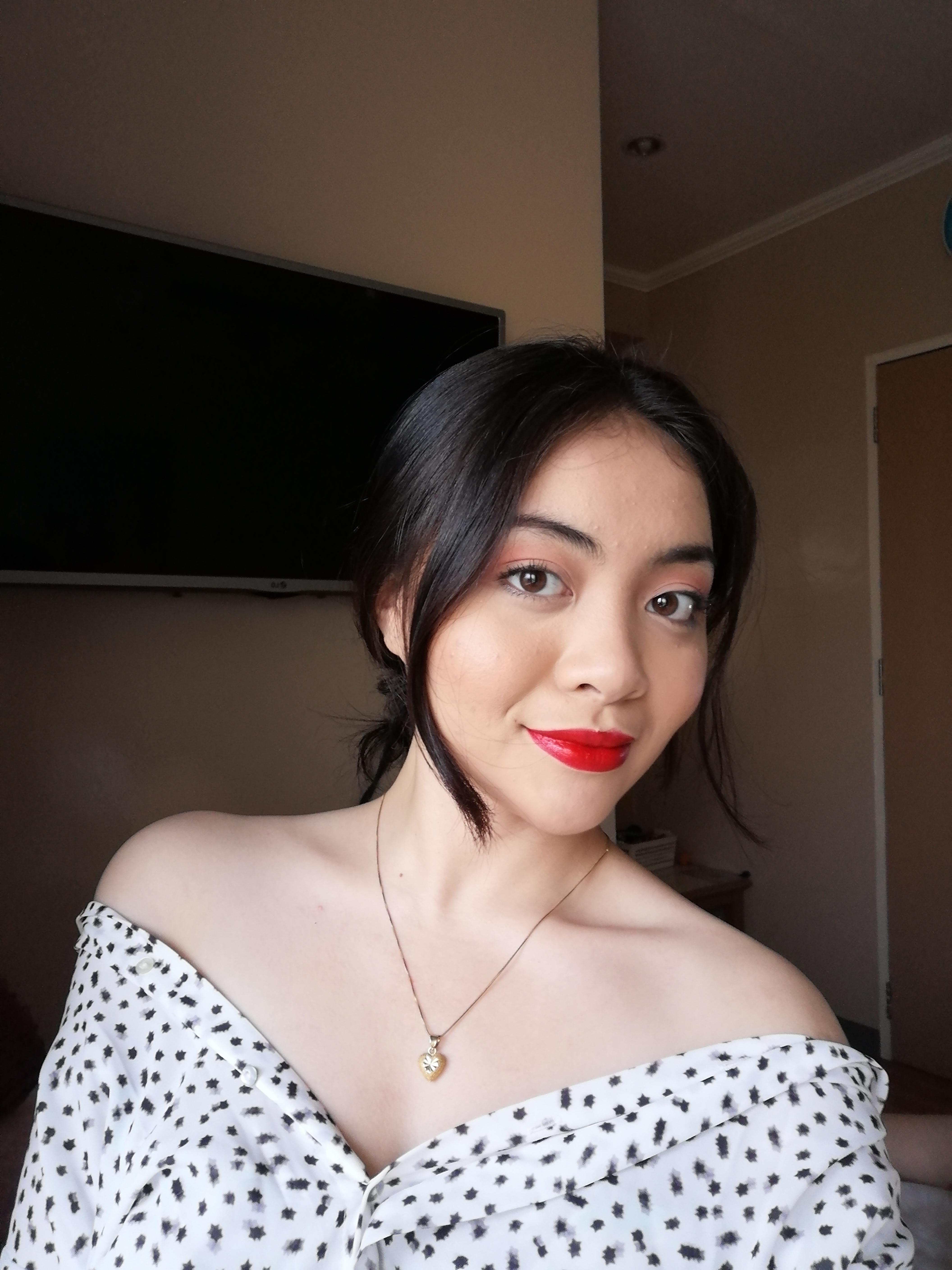 [fotd] Subtle Eyes And A Classic Red Lip Scrolller